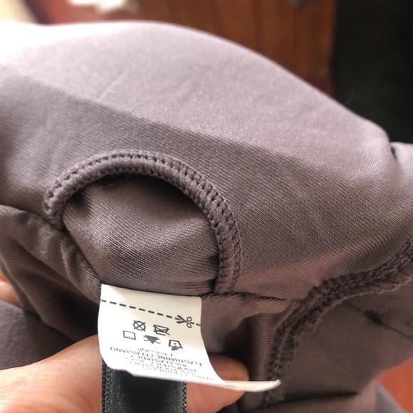 Sports Bra with Removable Padding Size S - Picture 6 of 6